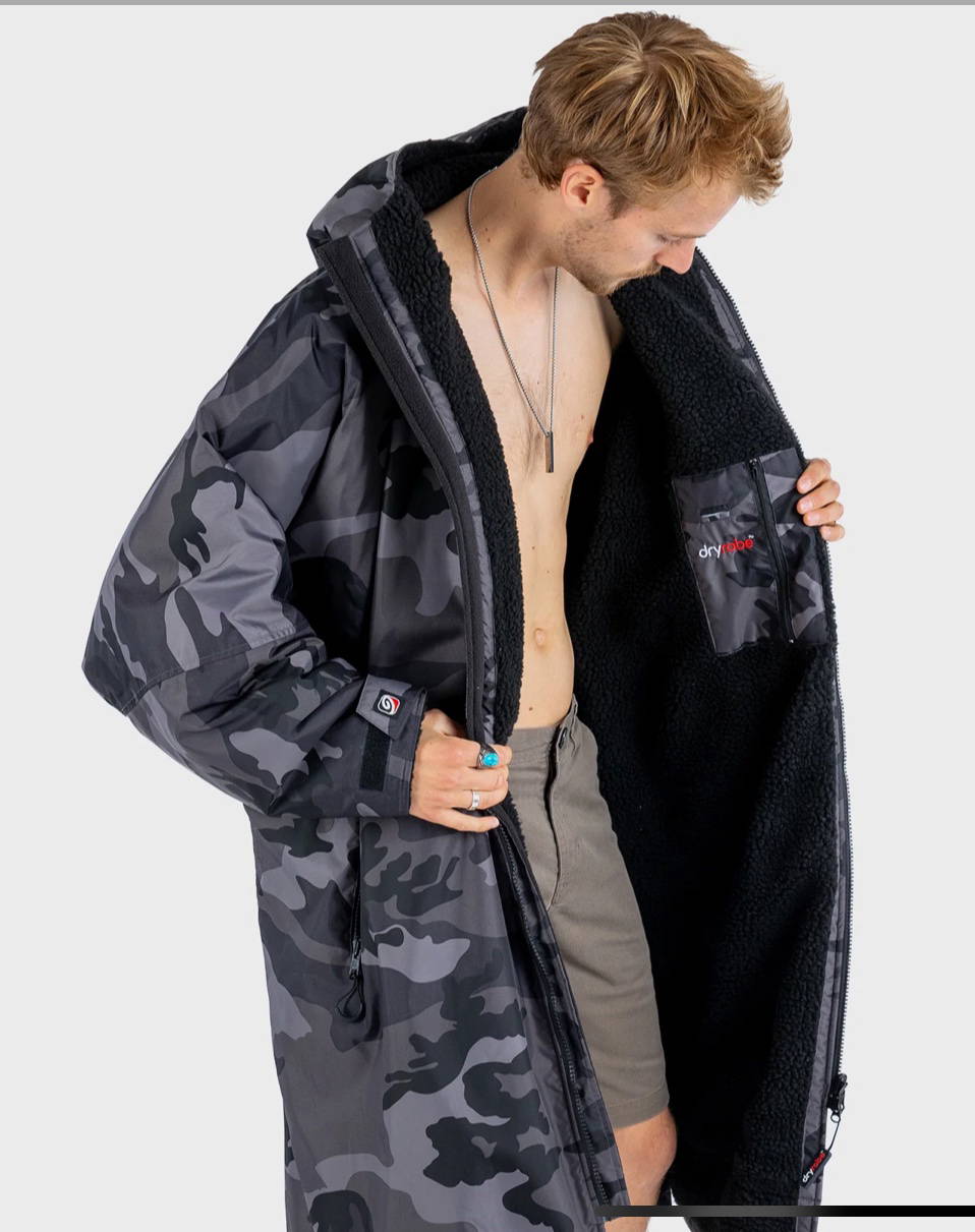 Dryrobe Advance Black Camo/Black - Age 5-9 image